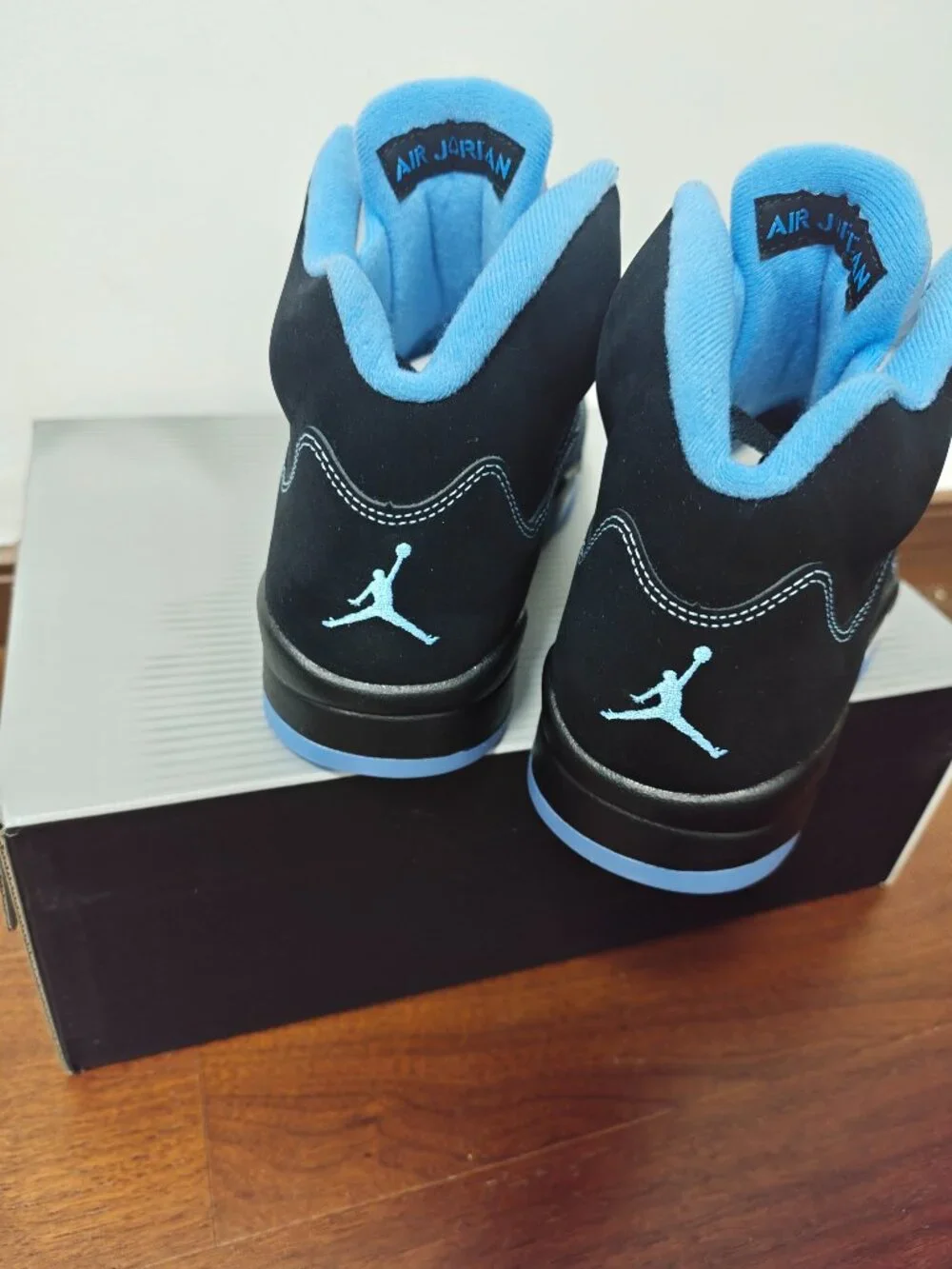 Air Jordan 5 Retro Men’s Sneakers - Black/Light Blue